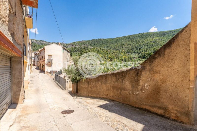 Foto eac8b0b1-9d94-47f9-ae00-39bd6568c08d. Casa adossada amb calefacció a Cabacés