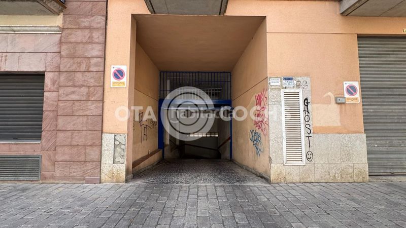 Foto a82cab07-4afe-40ac-9d70-d5bd14c7e23e. Aparcament cotxe a Mestral Reus