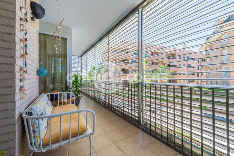 Foto efa8efe8-5ee4-44de-9a43-ea55db2d2d99. Pis amb calefacció aparcament piscina a Mestral Reus