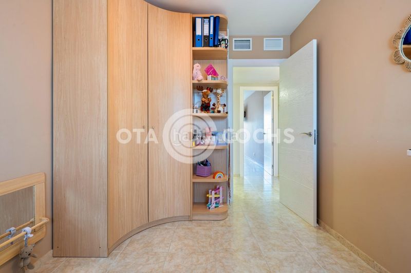 Foto d026bf8f-4685-4eab-937d-36ebbdffa8d5. Pis amb calefacció aparcament a Ponent Reus