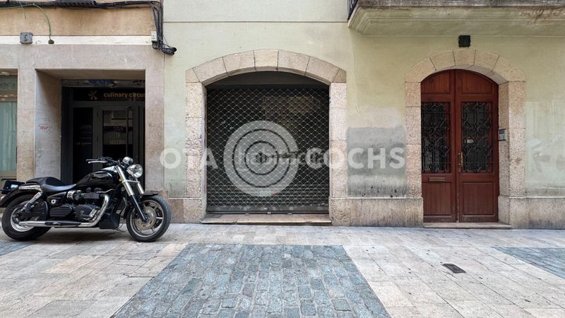 Foto 1f935bdc-3d0e-4885-9985-db56d1ce9d23. Local comercial a Centre Reus