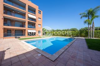 Etagenwohnung  Diputacio. Magnifico piso con vistas al mar en cambrils