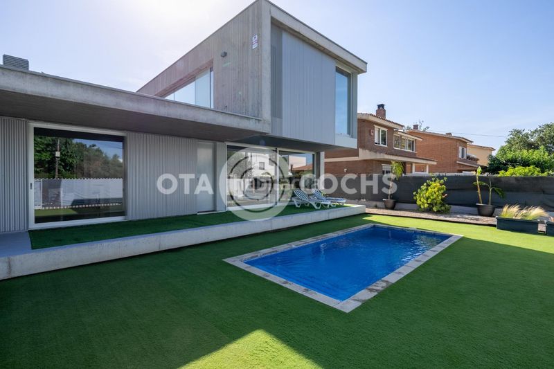 Foto b2d8d967-acf1-4f3c-8fe7-c03bd63495ea. Chalet with heating parking pool in Cambrils mediterrani Cambrils