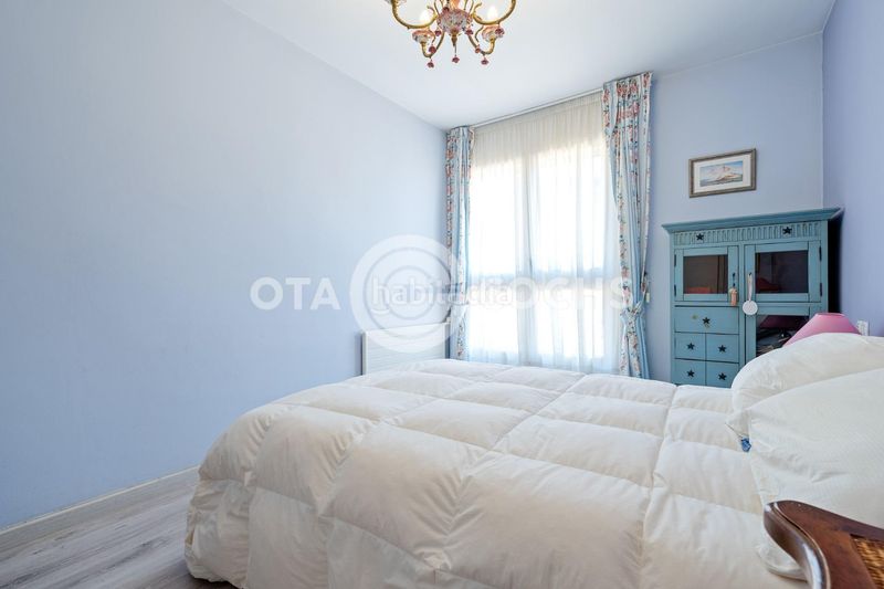 Foto a186e210-f28e-4959-a109-032c2515d982. Pis amb aparcament a Mestral Reus