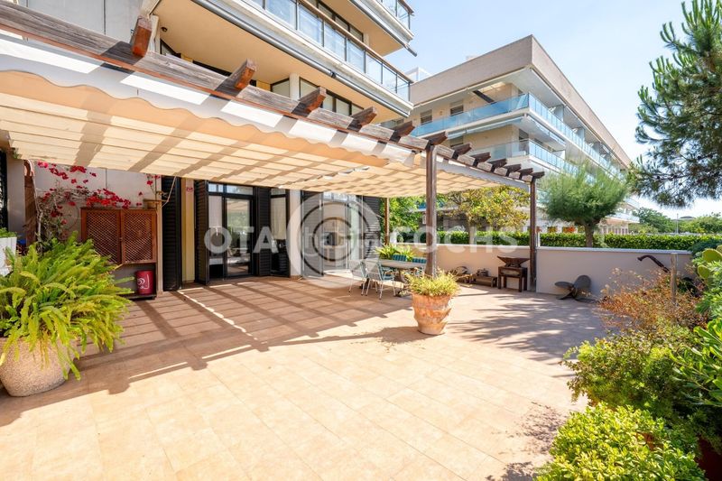 Foto 3ca1a458-d645-4240-a40e-403d6efbfa63. Planta baixa amb calefacció aparcament piscina a Cambrils