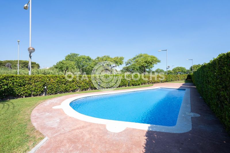 Foto e17d9b6d-18b9-4f10-8bfa-f7c2a5e62c22. Planta baixa amb calefacció aparcament piscina a Cambrils