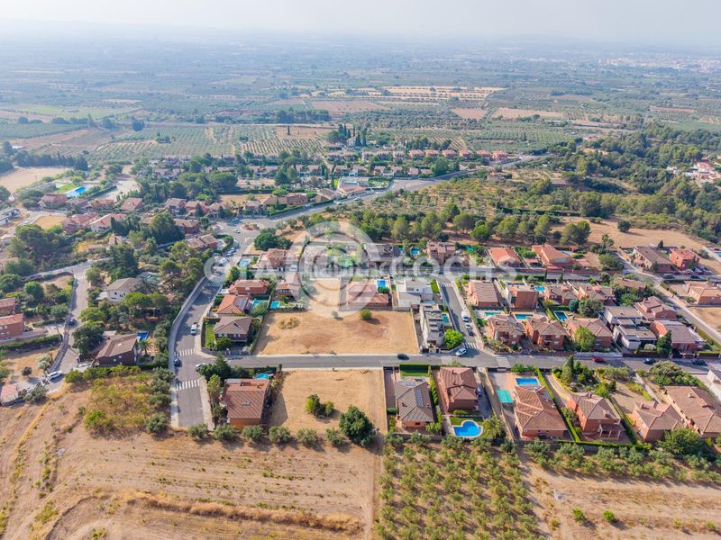 Foto a8bf8455-5938-4085-96ce-e55fe6ade01d. Terreny residencial a Almoster