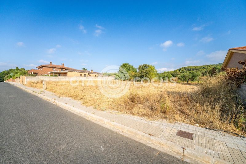 Foto ef023d71-1242-4cf4-a7cc-ecdb27a4dc3a. Terreny residencial a Almoster