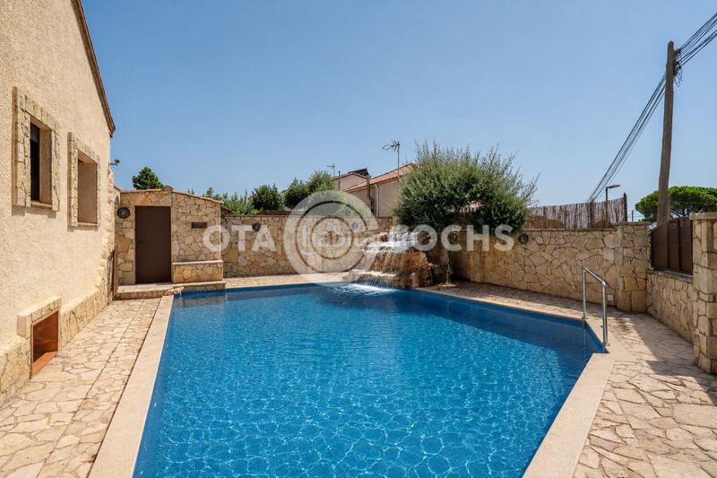 Foto a72755cd-8841-4403-8f75-e82e9ef48d5c. Xalet amb calefacció aparcament piscina a Botarell
