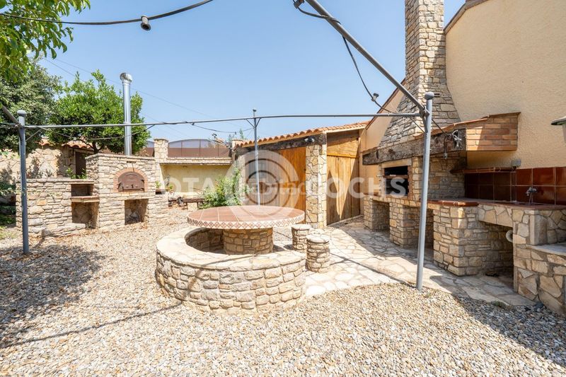Foto aa474b42-b8db-4d64-999e-b13b809fff23. Xalet amb calefacció aparcament piscina a Botarell