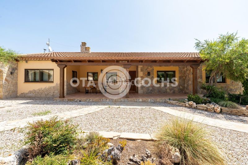 Foto da6138e1-56bd-4f2c-8a74-5447808d9b7f. Xalet amb calefacció aparcament piscina a Botarell
