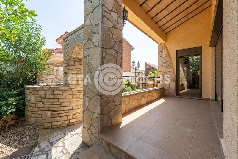 Foto f3fb2580-6f0c-45e2-887f-b1f522f18900. Xalet amb calefacció aparcament piscina a Botarell