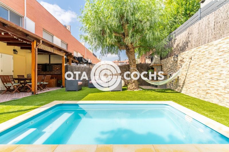Foto 5d0fc587-3c7d-43ab-9ca0-047f22d44eb5. Casa adossada amb calefacció aparcament piscina a Reus