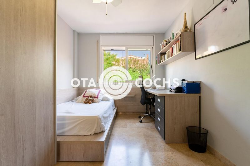 Foto 5f3d4096-87f8-459b-8ad7-72abf0ac61e6. Casa adossada amb calefacció aparcament piscina a Reus