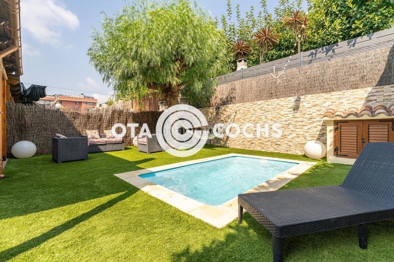 Foto 99d5736e-e433-47db-95e9-e540cc043b22. Casa adossada amb calefacció aparcament piscina a Reus