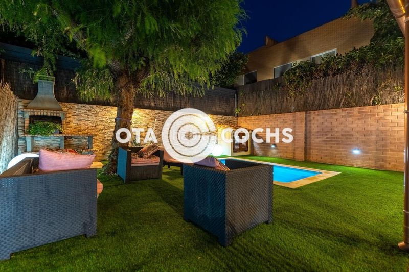 Foto a4848d7f-0daf-4eed-a989-56a634188405. Casa adossada amb calefacció aparcament piscina a Reus