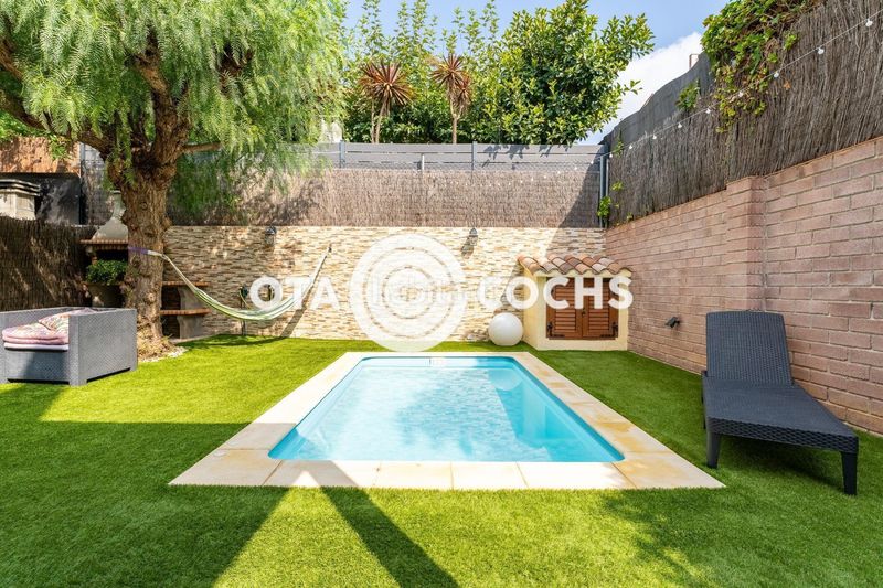 Foto e70d113d-d78c-489b-a1b1-b2a4ea9199d4. Casa adossada amb calefacció aparcament piscina a Reus