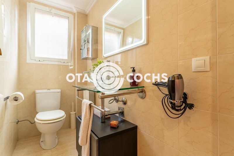 Foto ed62a776-8c10-4bb2-9489-0022c89c6e60. Casa adossada amb calefacció aparcament piscina a Reus