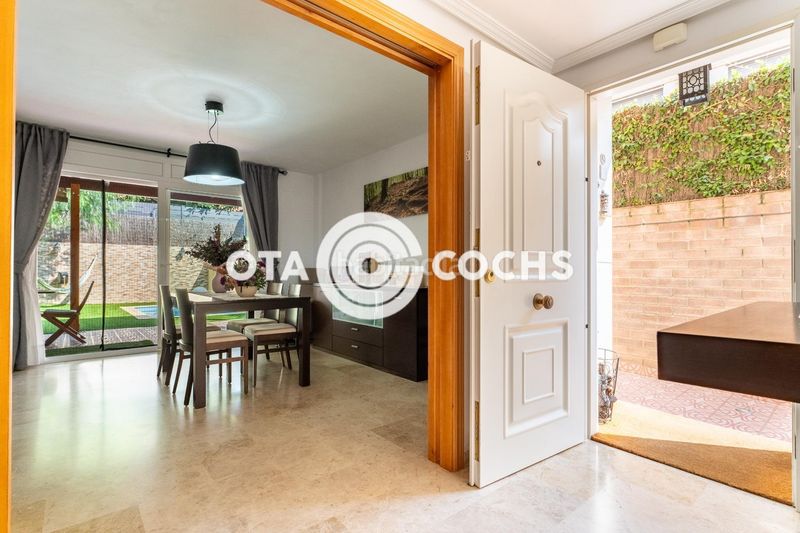Foto f0be16e4-6b14-43ea-a611-8d0e7792724e. Casa adossada amb calefacció aparcament piscina a Reus