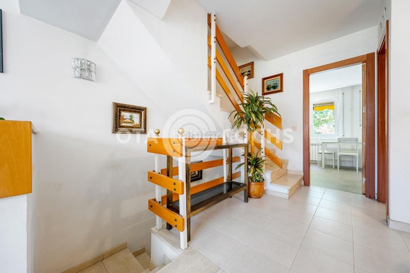 Foto 0fadf2bd-9078-4709-a3aa-6cb01cd08323. Casa adossada amb calefacció aparcament a Ponent Reus