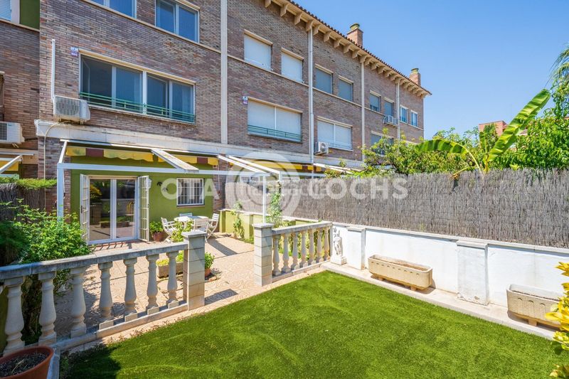 Foto 4e2ccf27-4ce3-4be3-9178-79f95f4a52c3. Casa adossada amb calefacció aparcament a Ponent Reus