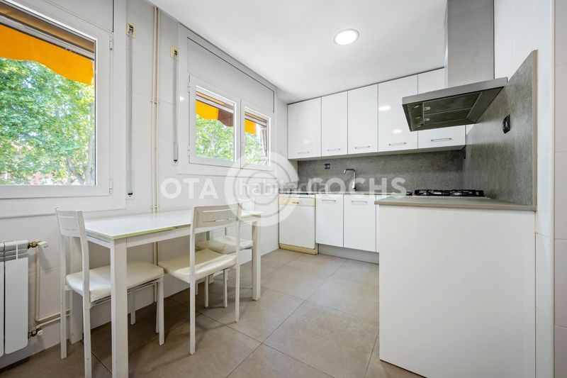Foto bd0823b8-e04f-4b56-af85-db70fb0b0593. Casa adossada amb calefacció aparcament a Ponent Reus