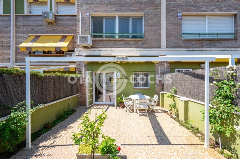 Foto e2c8d1f5-a4e6-45bb-a084-b8c4df7a7655. Casa adossada amb calefacció aparcament a Ponent Reus