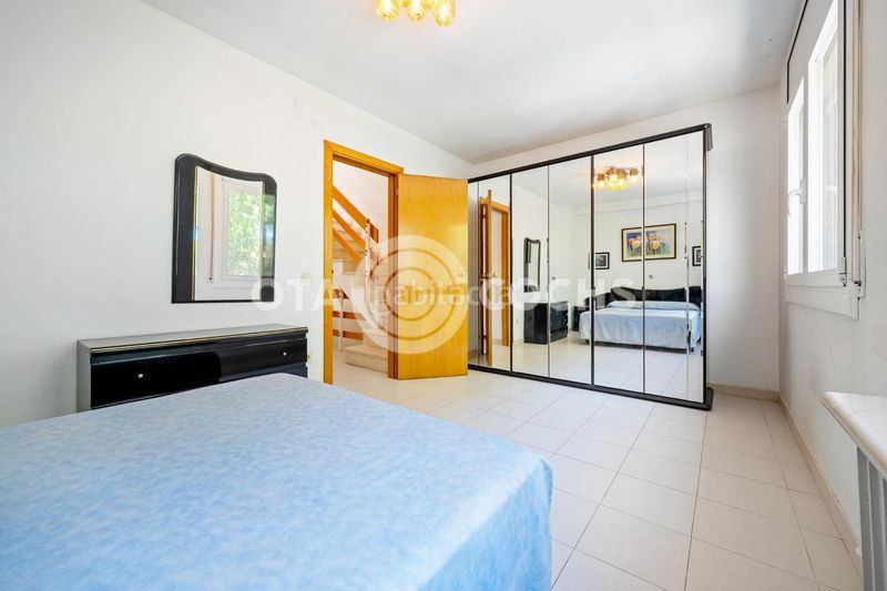 Foto ef653738-ba9b-41fc-8ec7-a54e3462f0bb. Casa adossada amb calefacció aparcament a Ponent Reus