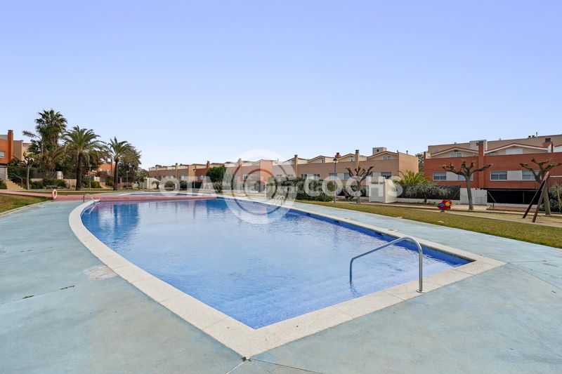 Foto 334f74e7-904c-48f5-a40b-291c3d1c05b2. Pis amb calefacció aparcament piscina a Mestral Reus
