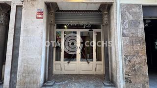 Rent Business premise  Carrer de santa anna. Local comercial con licencia de restaurante activa en el centro