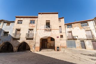 Bauernhof  Plaça prudenci sero navas. Casa de pueblo en cabaces