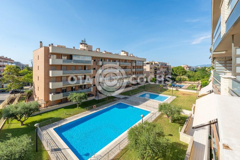 Foto 5d965b4c-d135-4ee1-825f-f9c94098e29f. Pis amb calefacció aparcament piscina a Barenys Salou
