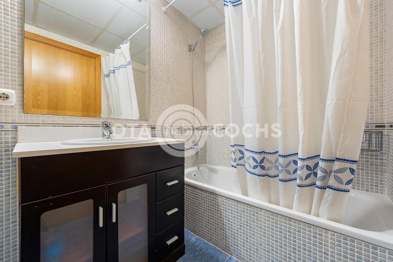 Foto a726cede-d3ae-4444-867e-cfcd9cbcc91a. Pis amb calefacció aparcament piscina a Barenys Salou