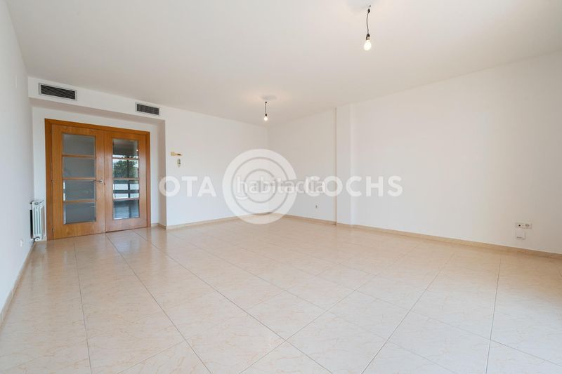 Foto c185f95f-d5ae-4023-976d-a974a9ec365c. Pis amb calefacció aparcament piscina a Barenys Salou