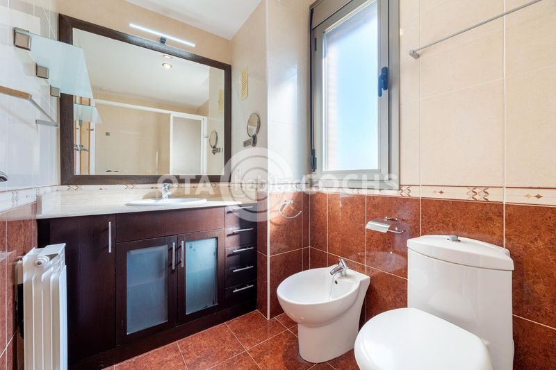 Foto f2d57862-d1f0-4b05-a88f-59a8b4749c76. Pis amb calefacció aparcament piscina a Barenys Salou
