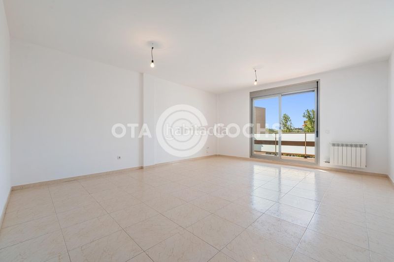 Foto ffe4412e-47bd-4717-9b74-168b7a6b1453. Pis amb calefacció aparcament piscina a Barenys Salou