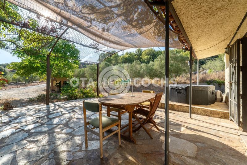 Foto 5a1c7e0e-f409-427f-9d91-302f4928f3d4. Masia amb calefacció aparcament a Botarell