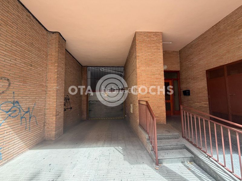 Foto 3a1381ff-84c7-487f-9fc7-777da5f8c6e3. Aparcament cotxe a Ponent Reus