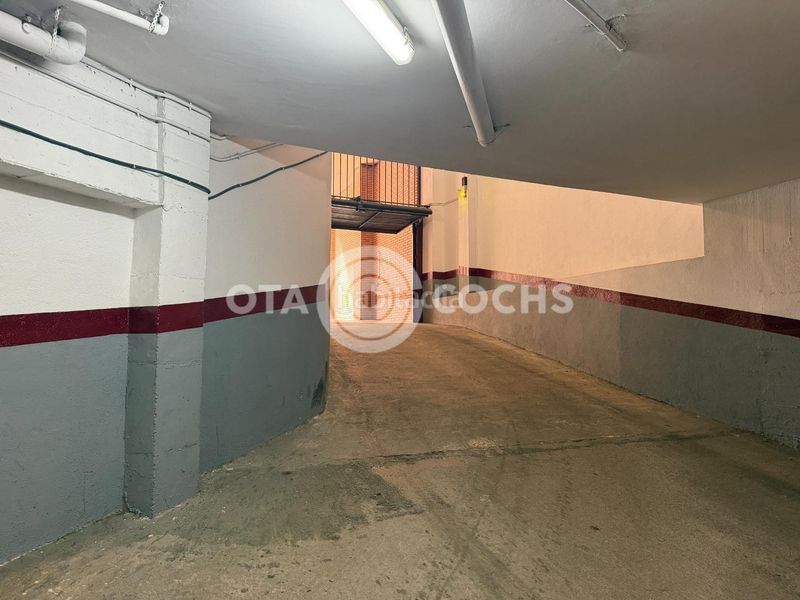 Foto bc1b3311-f58d-457c-9632-2c6b6704c55d. Aparcament cotxe a Ponent Reus