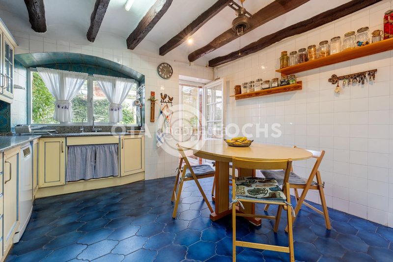 Foto a64ae3b4-e366-4175-bba9-baa84d366243. Masia amb calefacció a Botarell