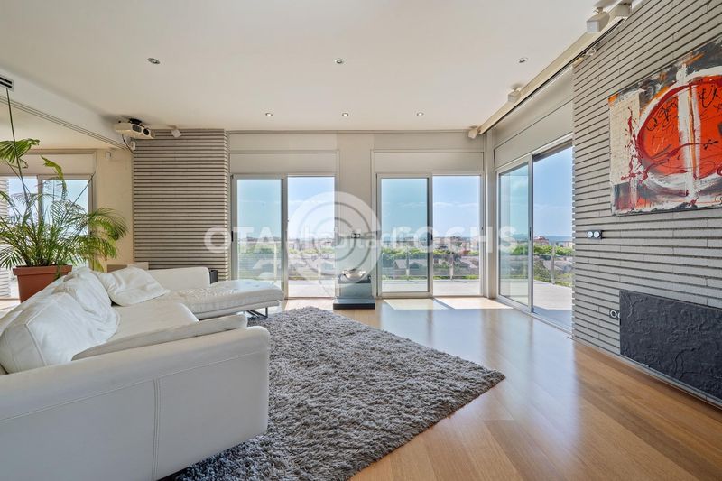 Foto 12889d87-36ff-49ba-95c7-883e1f6277f8. Ático espectacular atico duplex en Barenys Salou