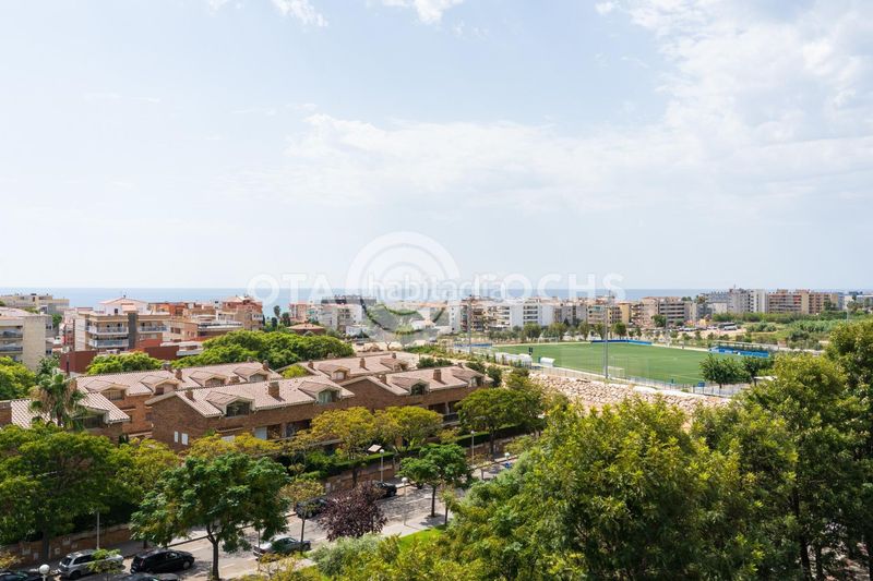 Foto daa36e61-9ec8-4836-a733-c4be19b921f2. Àtic amb calefacció aparcament piscina a Barenys Salou