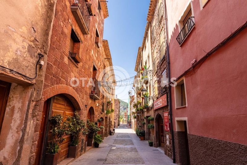Foto b3149429-f116-40c6-a274-8973181bad4a. Casa adossada a Prades
