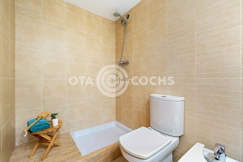 Foto 4b0d78c5-0d8a-47ca-9c8f-7441a1ad4c6e. Àtic amb calefacció aparcament piscina a Mestral Reus