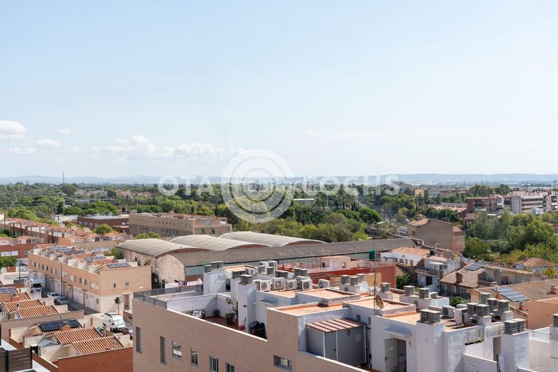 Foto 93698c5e-1526-42a8-8f8d-eb5c27a80265. Àtic amb calefacció aparcament piscina a Mestral Reus