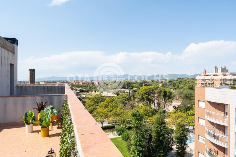 Foto aed0a2bf-671d-48a8-bbaa-2ba9ce6f66c8. Àtic amb calefacció aparcament piscina a Mestral Reus