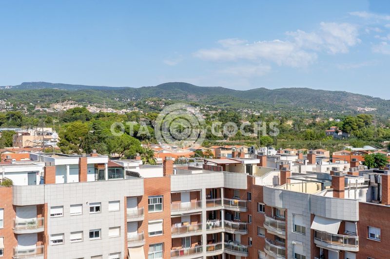 Foto f983604f-8f66-458b-9806-38d7c988d57f. Àtic amb calefacció aparcament piscina a Mestral Reus