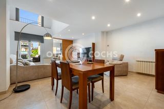 Casa adossada a Carrer RAVAL