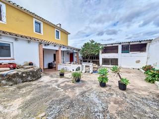 Masia a Partida moli d'en coll-4 168. Casa rústica con parcela de naranjos