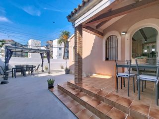 Xalet a Camí de les bovetes al mar 75. Chalet independiente cerca de la playa en dénia, sin gastos de c